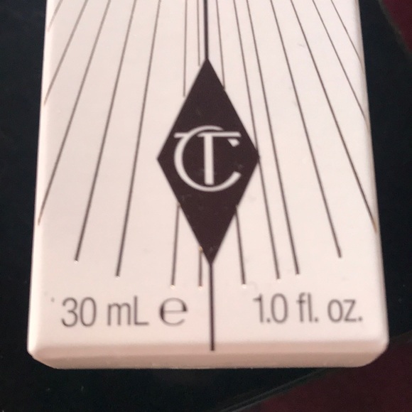 Charlotte Tilbury Magic foundation fond de feint - Picture 6 of 11